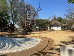 3 Bedroom House to Rent in Meyrick Park