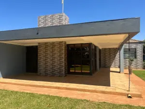 4 Bedroom House to Rent in Mount Pleasant Heights
