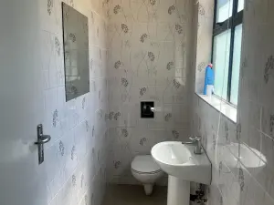 4 Bedroom House to Rent in Mount Pleasant Heights
