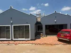 Townhouse/Complex/Cluster to Rent in Bluff Hill