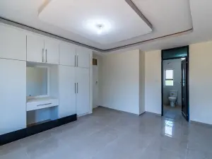 3 Bedroom Cottage/Garden Flat to Rent in Marlborough