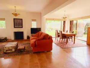 1 Bedroom Cottage/Garden Flat to Rent in Greystone Park