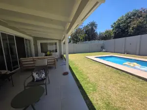 Townhouse/Complex/Cluster to Rent in Newlands