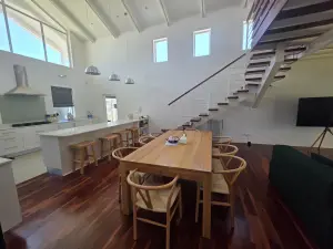 Townhouse/Complex/Cluster to Rent in Newlands