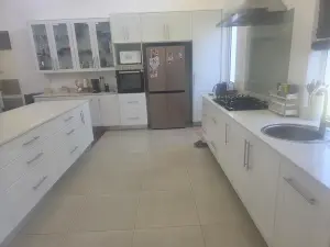Townhouse/Complex/Cluster to Rent in Newlands
