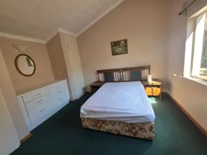 Townhouse/Complex/Cluster to Rent in Borrowdale Brooke