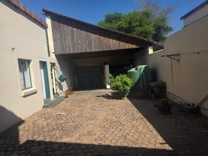 Townhouse/Complex/Cluster to Rent in Borrowdale Brooke