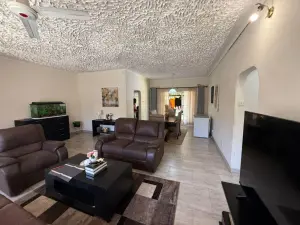 Townhouse/Complex/Cluster to Rent in Avondale West