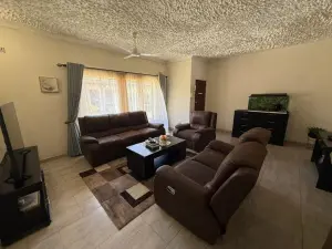 Townhouse/Complex/Cluster to Rent in Avondale West