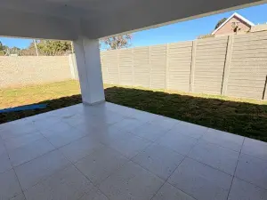Townhouse/Complex/Cluster to Rent in Greendale North