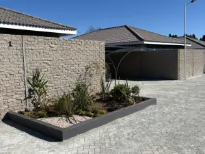 Townhouse/Complex/Cluster to Rent in Greendale North