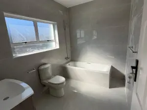 Townhouse/Complex/Cluster to Rent in Greendale North