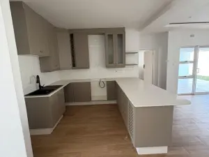 Townhouse/Complex/Cluster to Rent in Greendale North