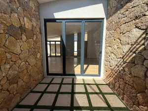 Townhouse/Complex/Cluster to Rent in Newlands