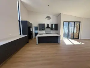 Townhouse/Complex/Cluster to Rent in Newlands