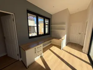 Townhouse/Complex/Cluster to Rent in Newlands
