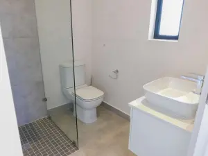 Townhouse/Complex/Cluster to Rent in Newlands