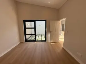 Townhouse/Complex/Cluster to Rent in Newlands