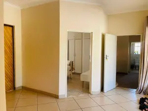 Townhouse/Complex/Cluster to Rent in Mount Pleasant