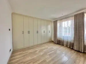 Townhouse/Complex/Cluster to Rent in Marlborough