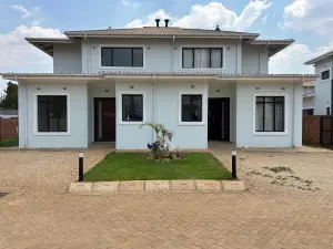 Townhouse/Complex/Cluster to Rent in Marlborough