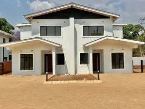 Townhouse/Complex/Cluster to Rent in Marlborough