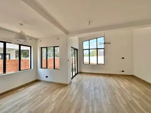Townhouse/Complex/Cluster to Rent in Marlborough