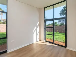 Townhouse/Complex/Cluster to Rent in Newlands