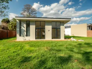 Townhouse/Complex/Cluster to Rent in Newlands
