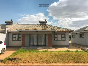 Townhouse/Complex/Cluster to Rent