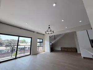 Townhouse/Complex/Cluster to Rent in Avondale
