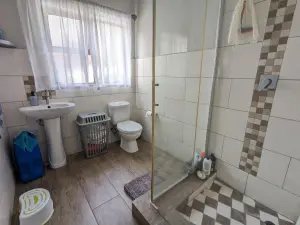 3 Bedroom Cottage/Garden Flat to Rent in Newlands