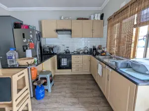 3 Bedroom Cottage/Garden Flat to Rent in Newlands