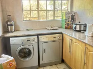 7 Bedroom House to Rent in The Grange