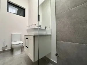 Townhouse/Complex/Cluster to Rent in Newlands