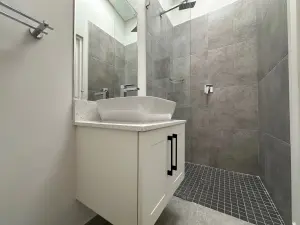 Townhouse/Complex/Cluster to Rent in Newlands