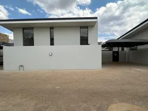 Townhouse/Complex/Cluster to Rent in Newlands