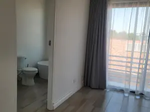Townhouse/Complex/Cluster to Rent in Newlands