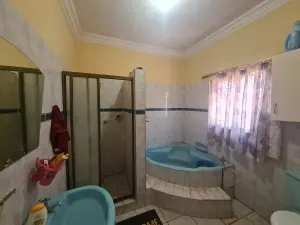 5 Bedroom House to Rent in Westgate