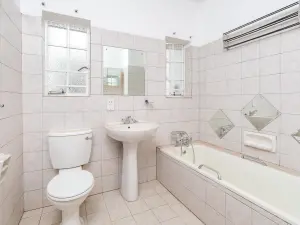 Townhouse/Complex/Cluster to Rent in Belgravia