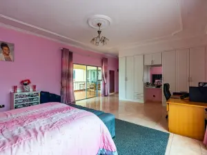 9 Bedroom House to Rent in Glen Forest