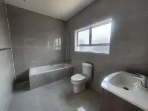 Townhouse/Complex/Cluster to Rent in Greendale North