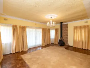 Office to Rent in Avondale West