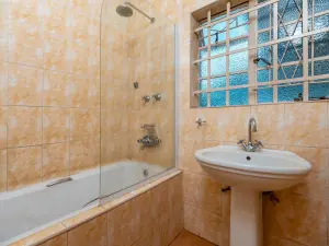 Office to Rent in Avondale West