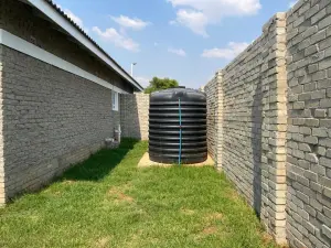 Townhouse/Complex/Cluster to Rent in Greendale