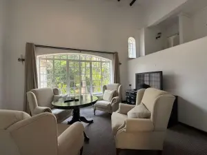 4 Bedroom House to Rent in Glen Lorne