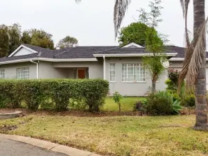 4 Bedroom House to Rent in Borrowdale Brooke