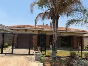 3 Bedroom House to Rent in Madokero Estates