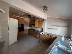 5 Bedroom House to Rent in Borrowdale