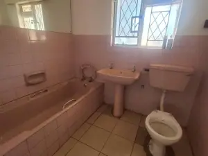 4 Bedroom House to Rent in Greystone Park